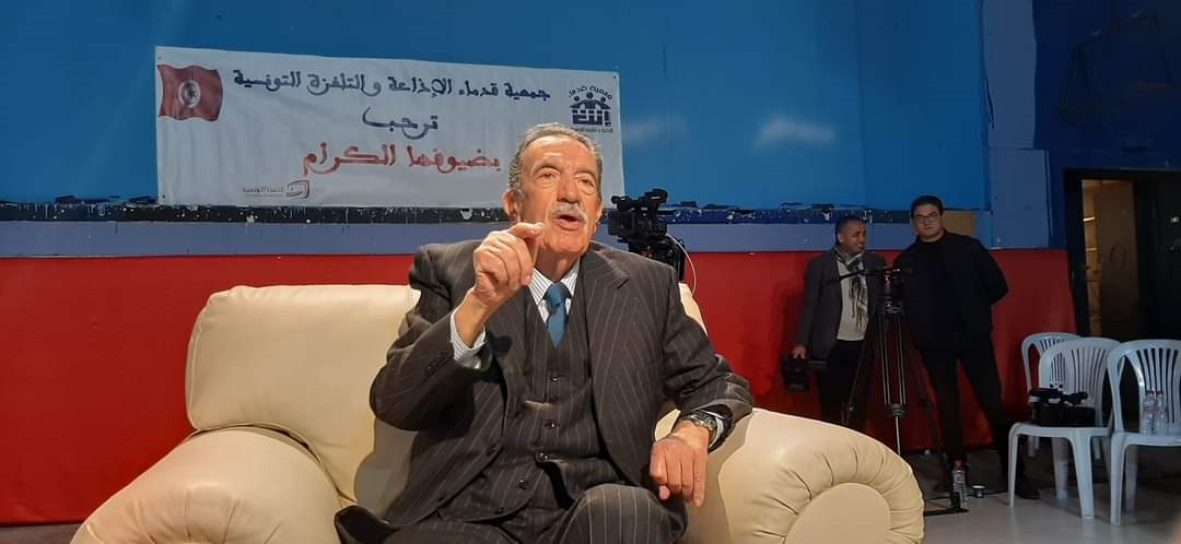 في لقاء الذكريات ببادرة من  جمعية قدماء مؤسسة الإذاعة والتلفزة التونسية .. الاحتفاء بمحمد  المحرزي أول مقدم وقارئ للاخبار التلفزية**مسيرة استثائية رائدة جمعت بين العمل السياسي والعمل الاعلامي